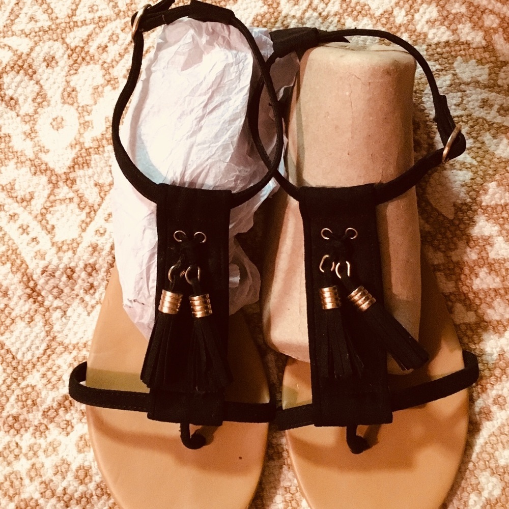 H&M flat black fringe sandals 💕💕